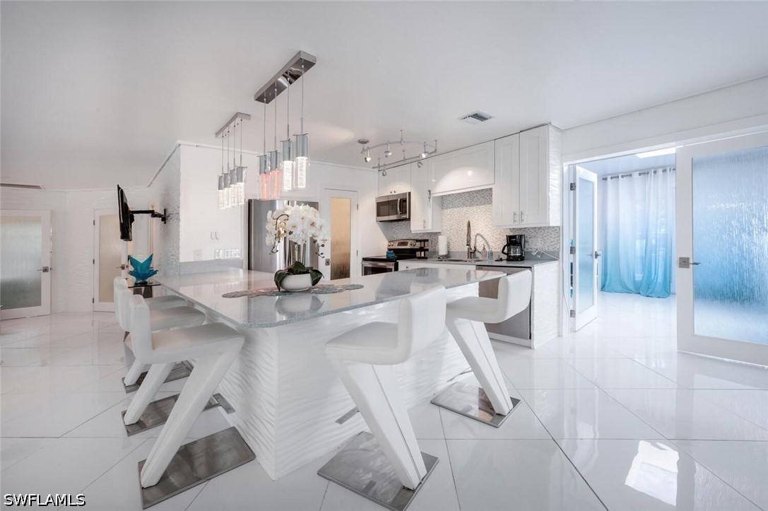 3 Bed SingleFamilyResidence for Sale in Naples, FL, $5,500 — photo 11