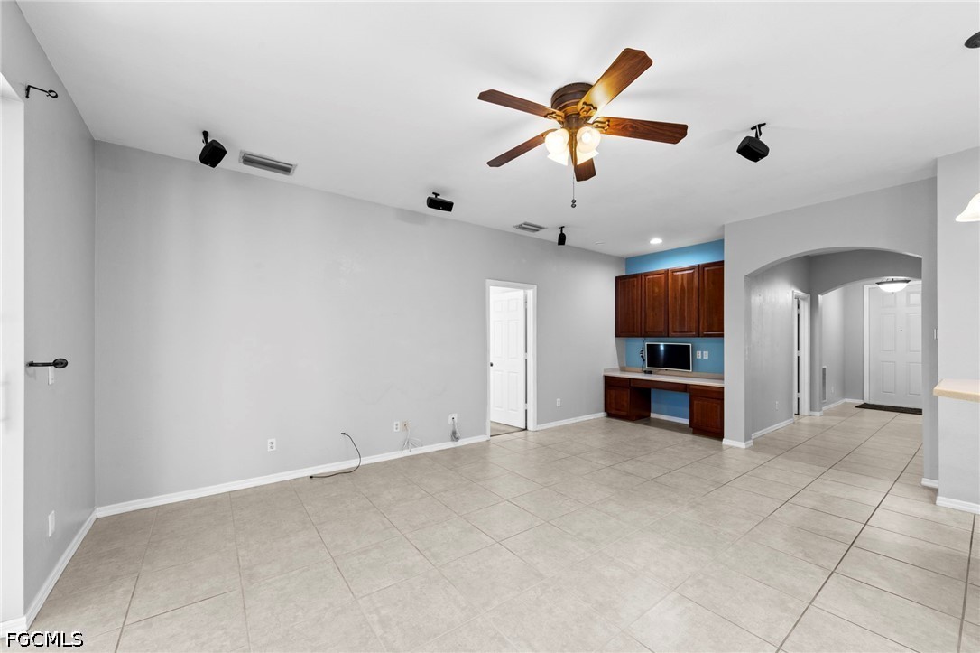 3 Bed SingleFamilyResidence for Sale in Cypress Cay, photo 11