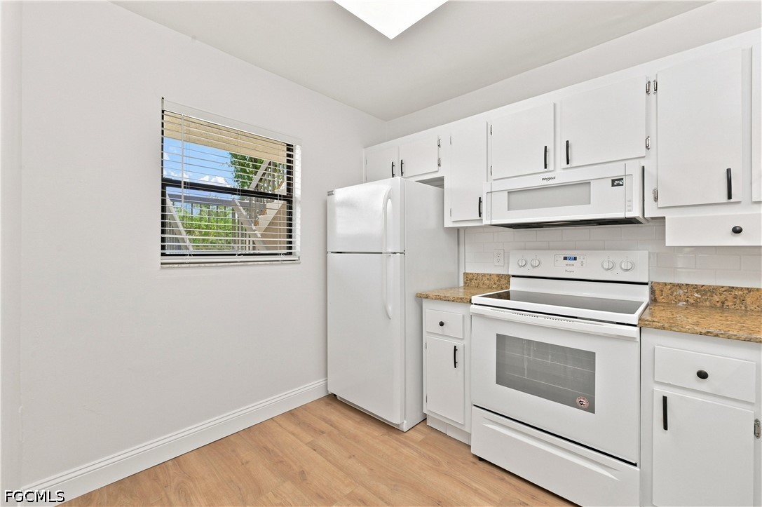 2 Bed Waterfront Home for Sale in Fort Myers, FL, $1,500 — photo 11