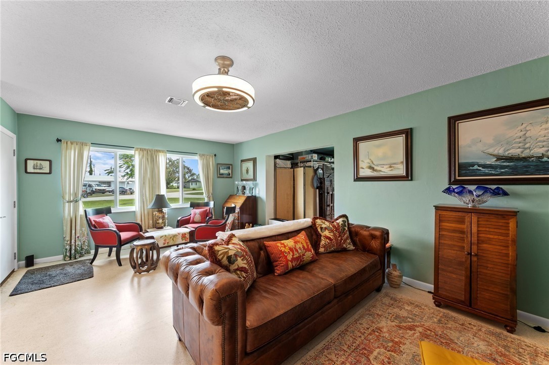 2 Bed SingleFamilyResidence for Sale in Wedgewood, photo 11