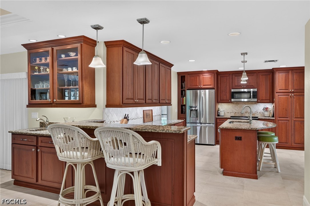 4 Bed SingleFamilyResidence for Sale in Fort Myers, photo 11