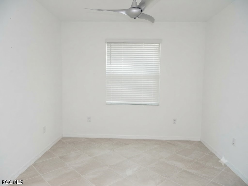 3 Bed SingleFamilyResidence for Sale in Portico, FL — photo 11