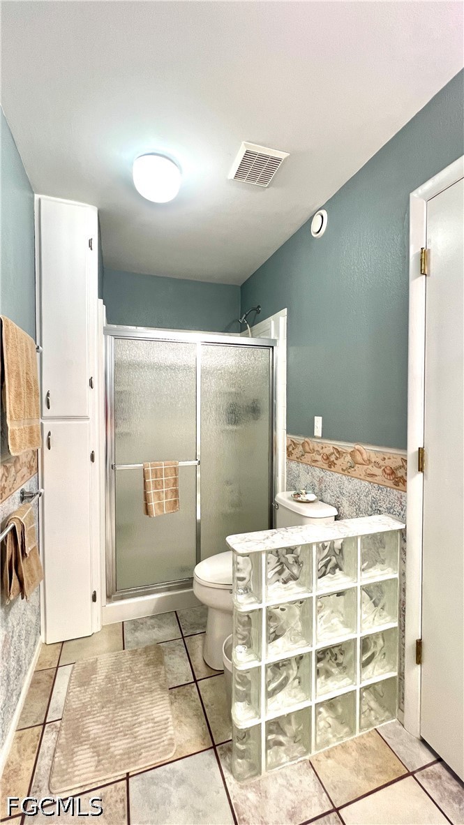 2 Bed Condominium for Sale in Fort Myers, FL, $1,250 — photo 11