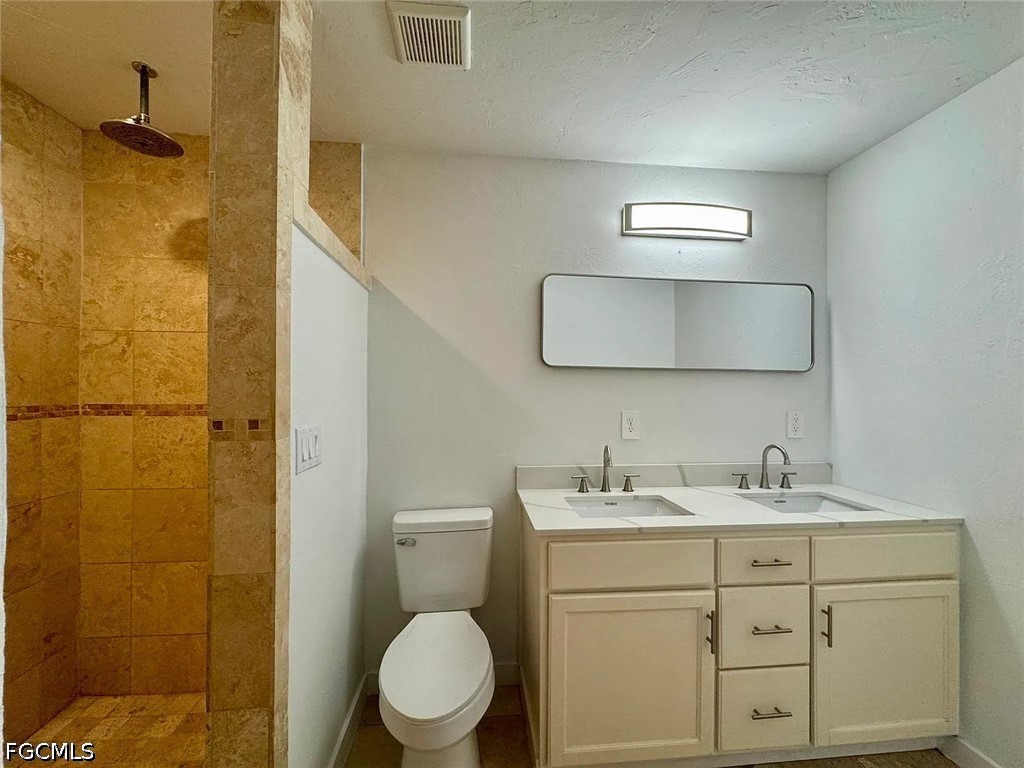 3 Bed Waterfront Home for Sale in Fort Myers, FL, $2,500 — photo 11