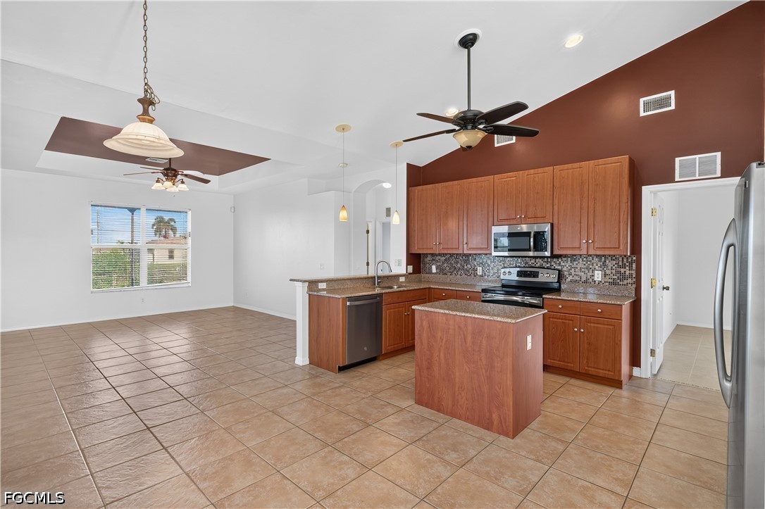 3 Bed Pool Home for Sale in Cape Coral, photo 11
