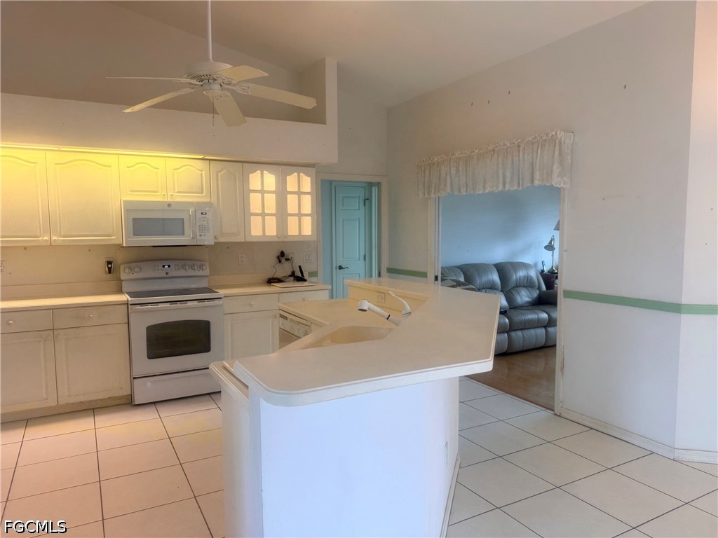 3 Bed Pool Home for Sale in Cape Coral, photo 11