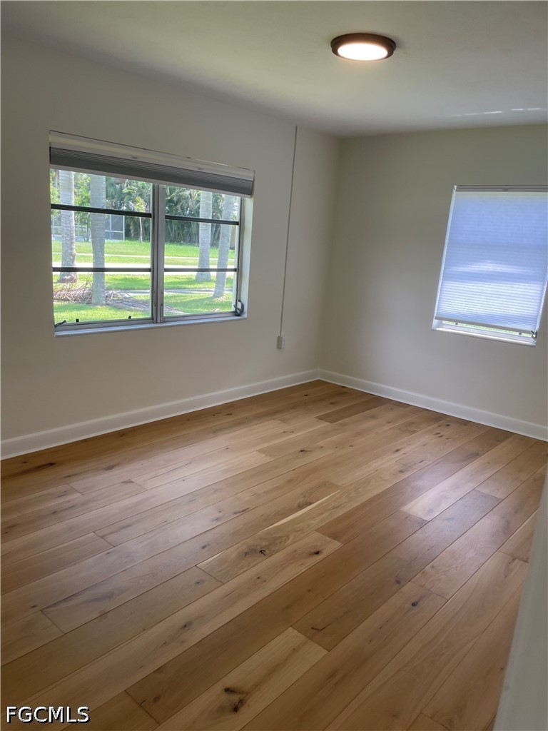 2 Bed SingleFamilyResidence for Sale in Allen Court, FL — photo 11