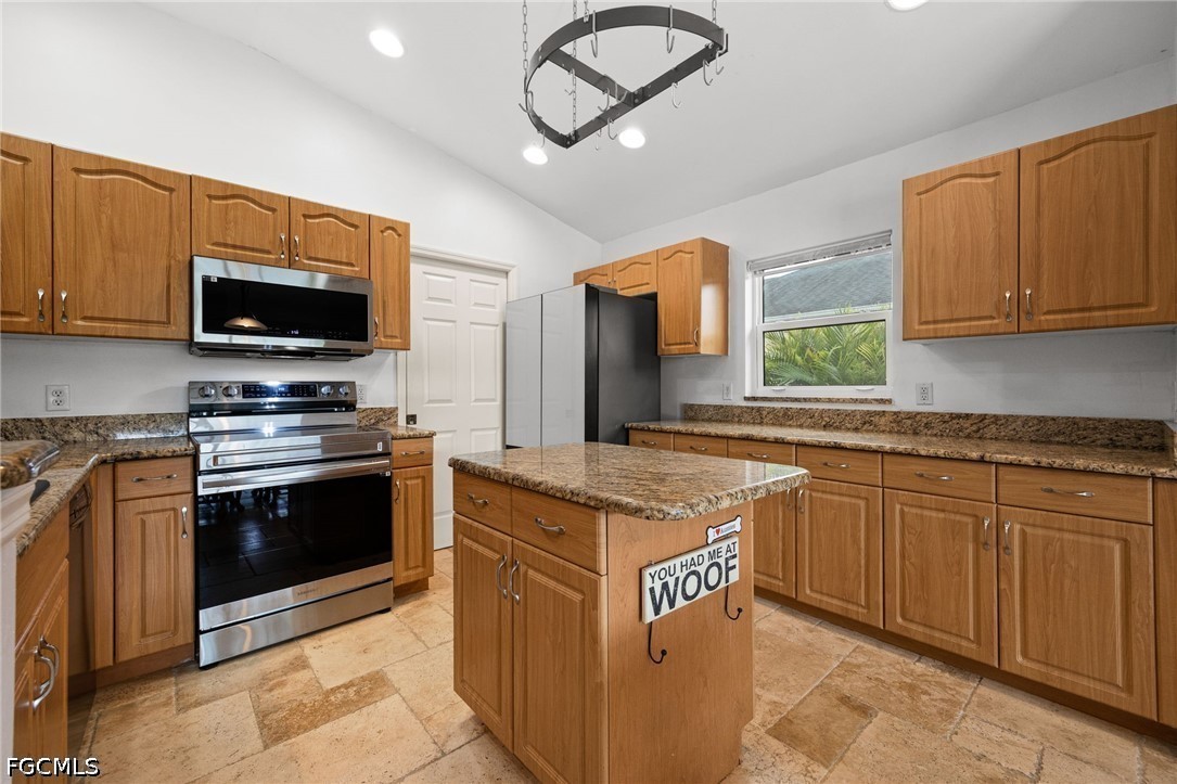 3 Bed Pool Home for Sale in Varsity Lakes, photo 11