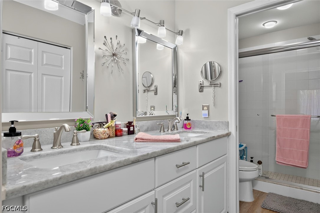 2 Bed Waterfront Home for Sale in Grandview, photo 11