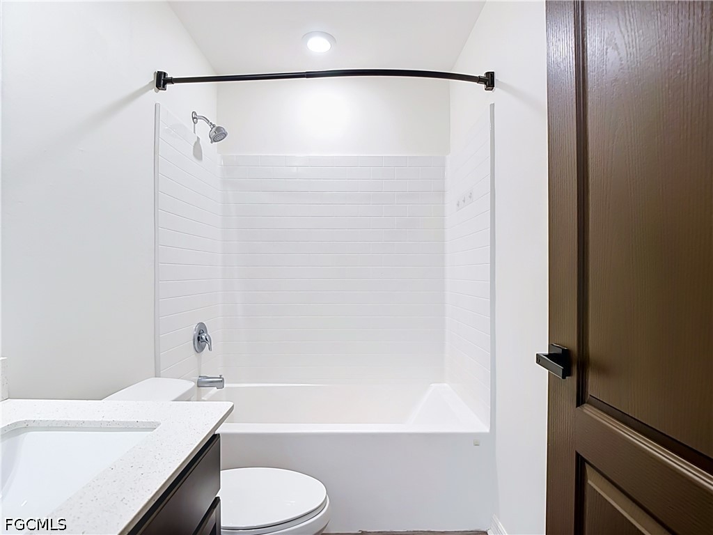 3 Bed SingleFamilyResidence for Sale in Mirror Lakes, FL — photo 11
