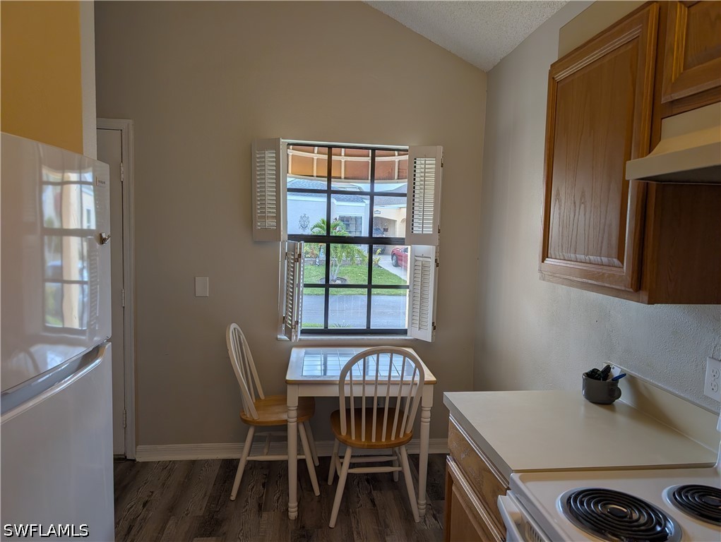 2 Bed SingleFamilyResidence for Sale in Fort Myers, FL — photo 11