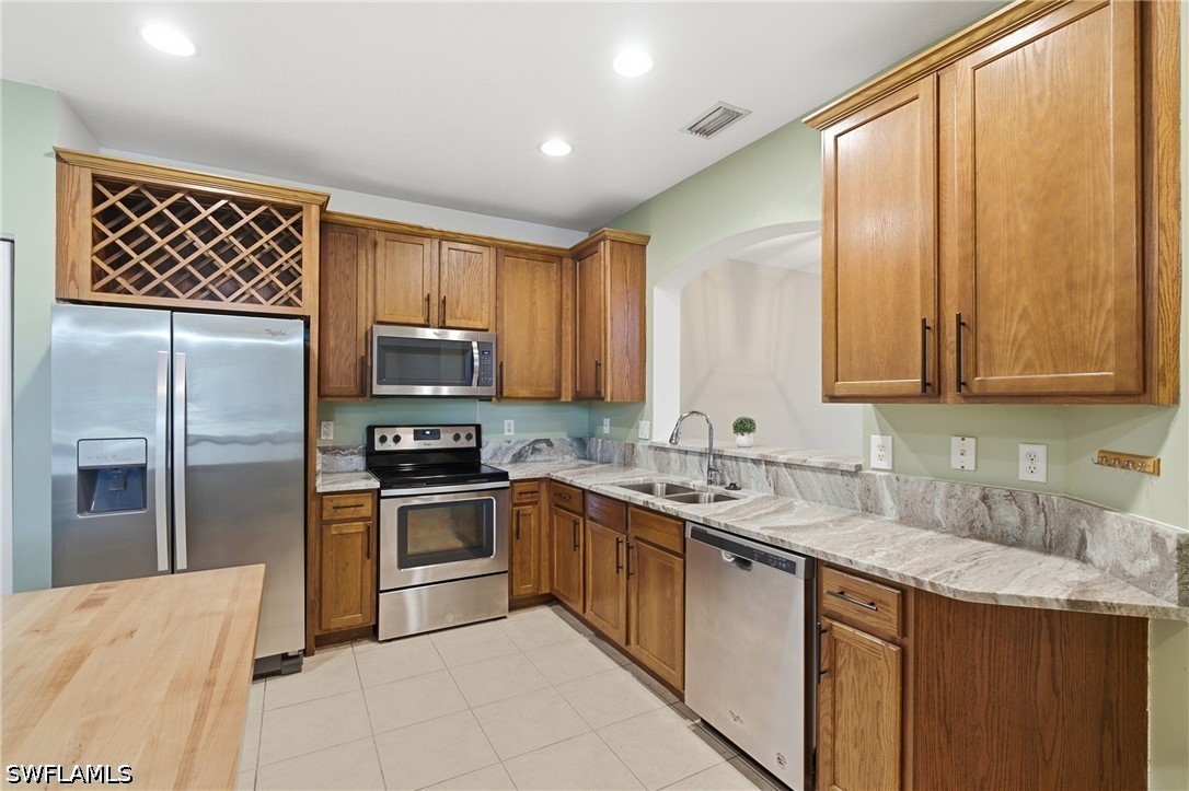 3 Bed Townhouse for Sale in Colonnade At Forum, FL, $289,000 — photo 11