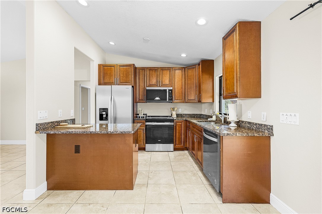 3 Bed Pool Home for Sale in Charlotte Shores, photo 11