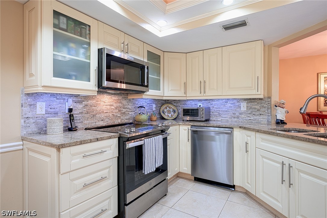 3 Bed Condominium for Sale in Beachwalk Gardens, FL, $8,000 — photo 11