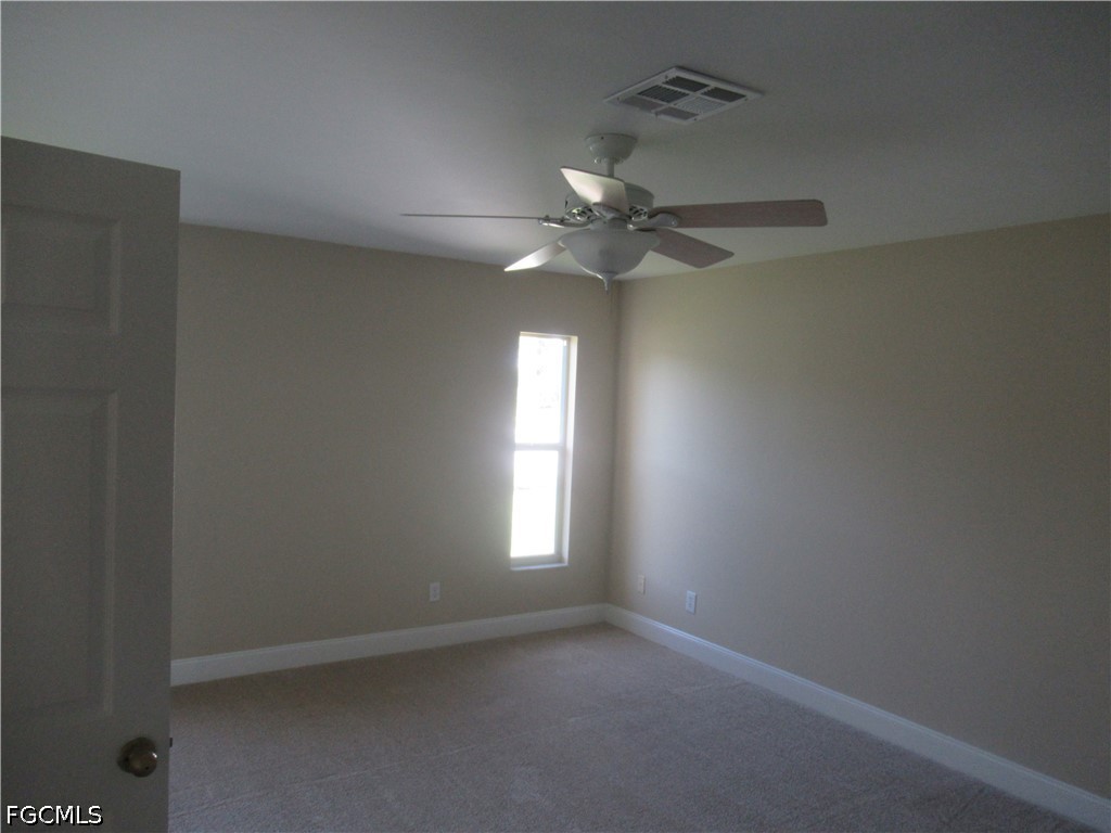 3 Bed SingleFamilyResidence for Sale in Cape Coral, photo 11