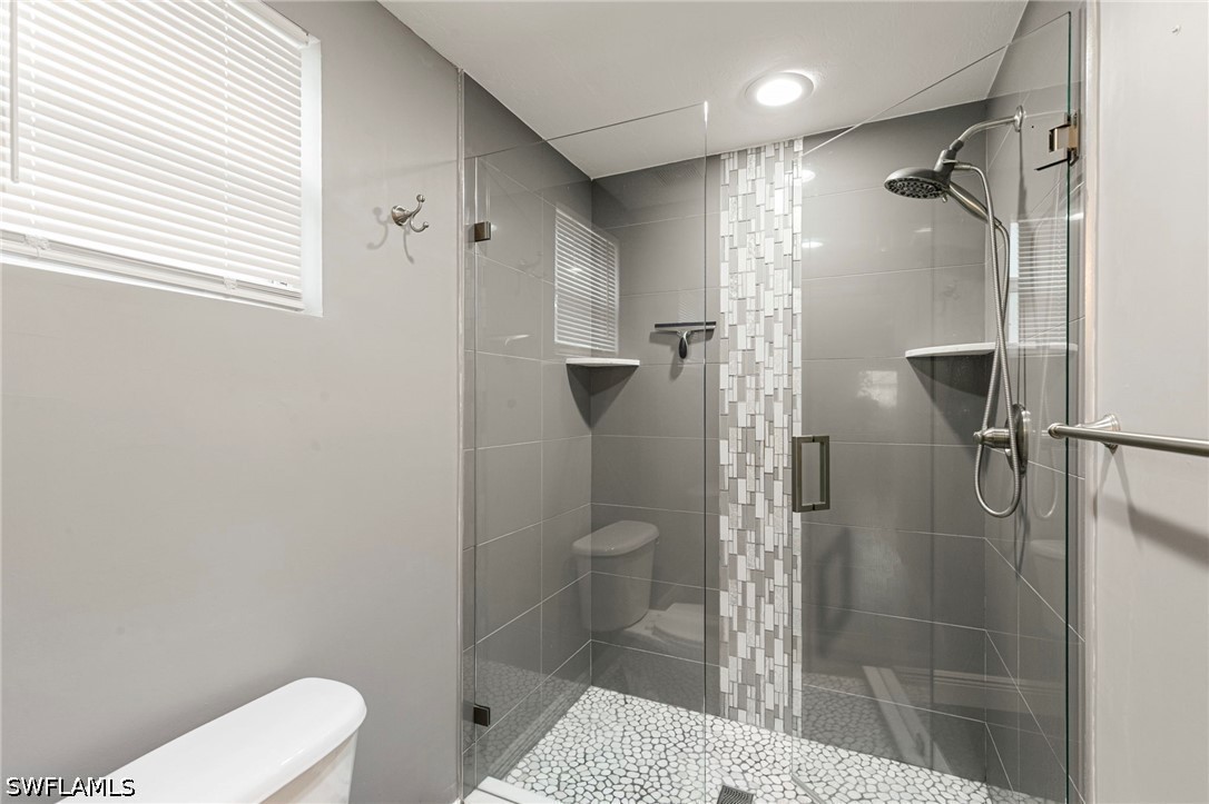 3 Bed Condominium for Sale in Blue Heron, FL, $350,000 — photo 11