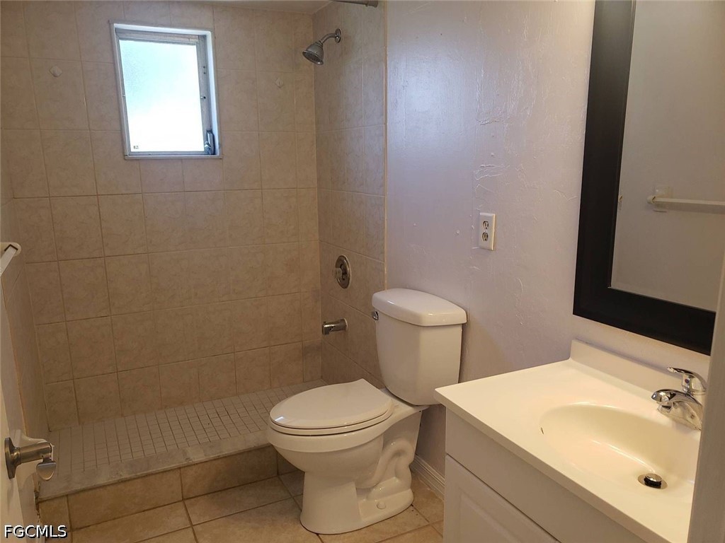 2 Bed SingleFamilyResidence for Sale in Cape Coral, FL — photo 11