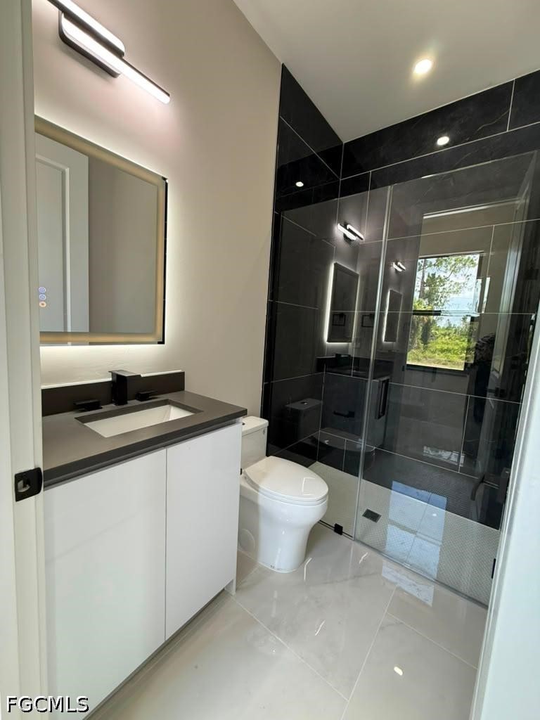2 Bed SingleFamilyResidence for Sale in Lehigh Acres, photo 11