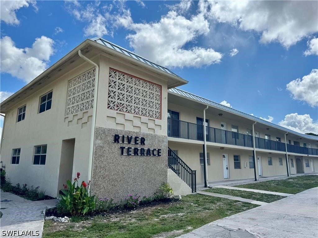 2 Bed Condominium for Sale in Bonita Springs, FL, $1,950 — photo 11