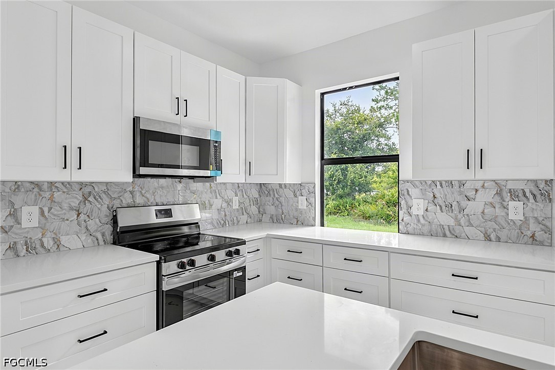 3 Bed SingleFamilyResidence for Sale in Lehigh Acres, photo 11