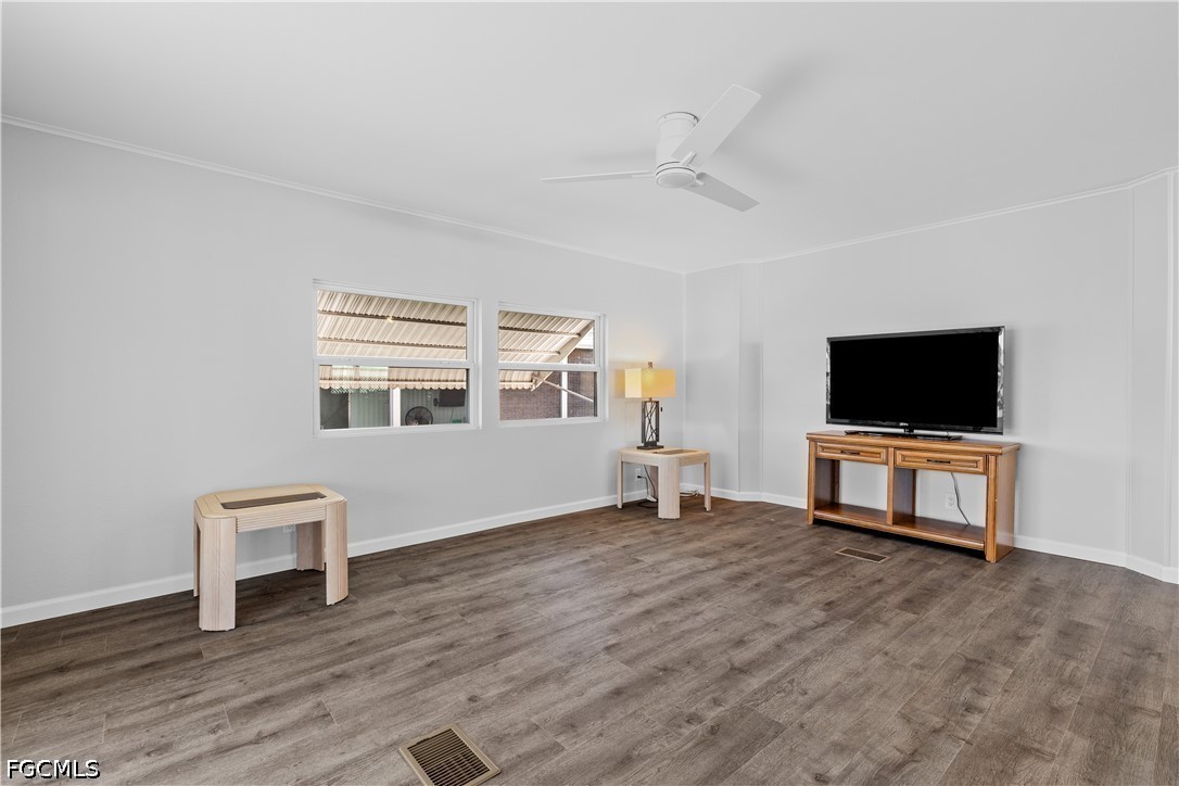 2 Bed ManufacturedHome for Sale in Tamiami Village, photo 11