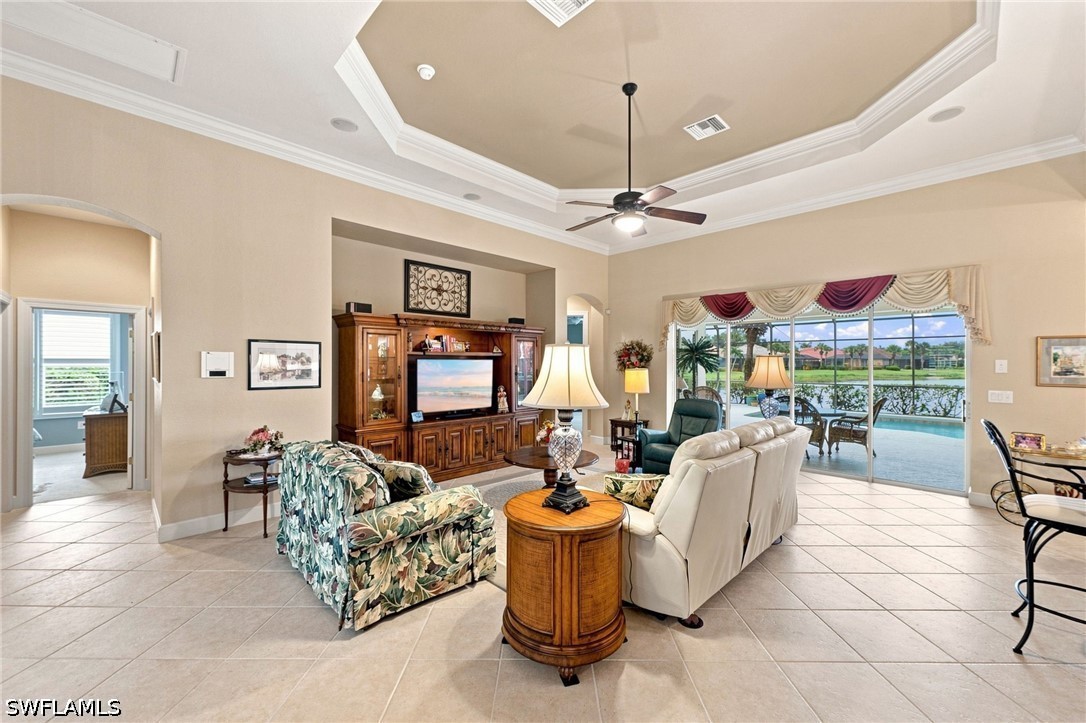 2 Bed Pool Home for Sale in Hawthorne, photo 11