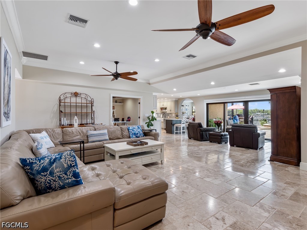 3 Bed Pool Home for Sale in Palm Acres, photo 11