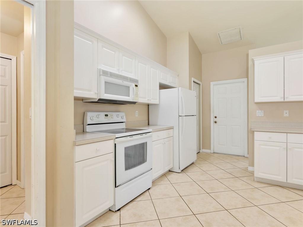 3 Bed SingleFamilyResidence for Sale in San Carlos Park, photo 11
