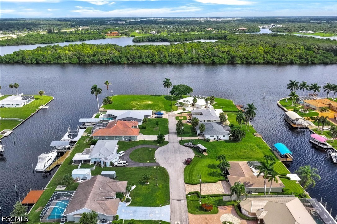 Waterfront Home for Sale in Fort Myers Shores, photo 11