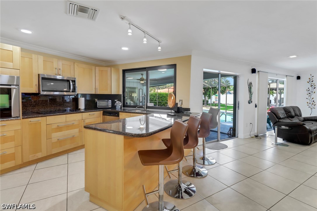 3 Bed Pool Home for Sale in Marco Island, photo 11