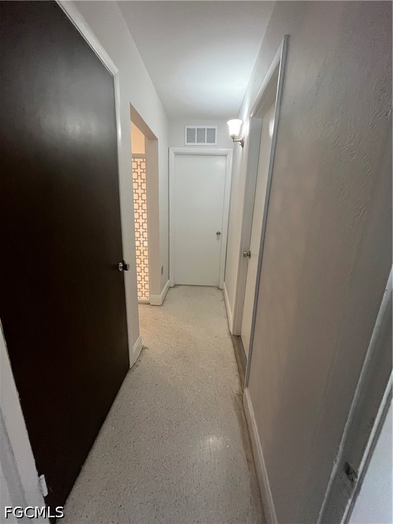 3 Bed SingleFamilyResidence for Sale in Fort Myers, photo 11