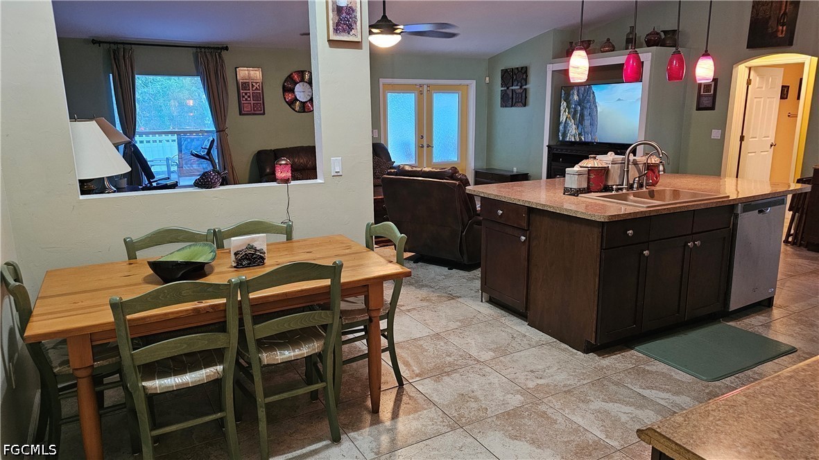 3 Bed Pool Home for Sale in Mirror Lakes, photo 11