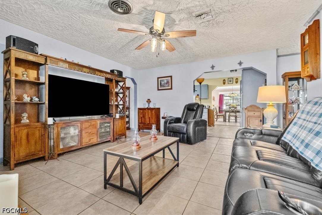 3 Bed SingleFamilyResidence for Sale in Clewiston, photo 11
