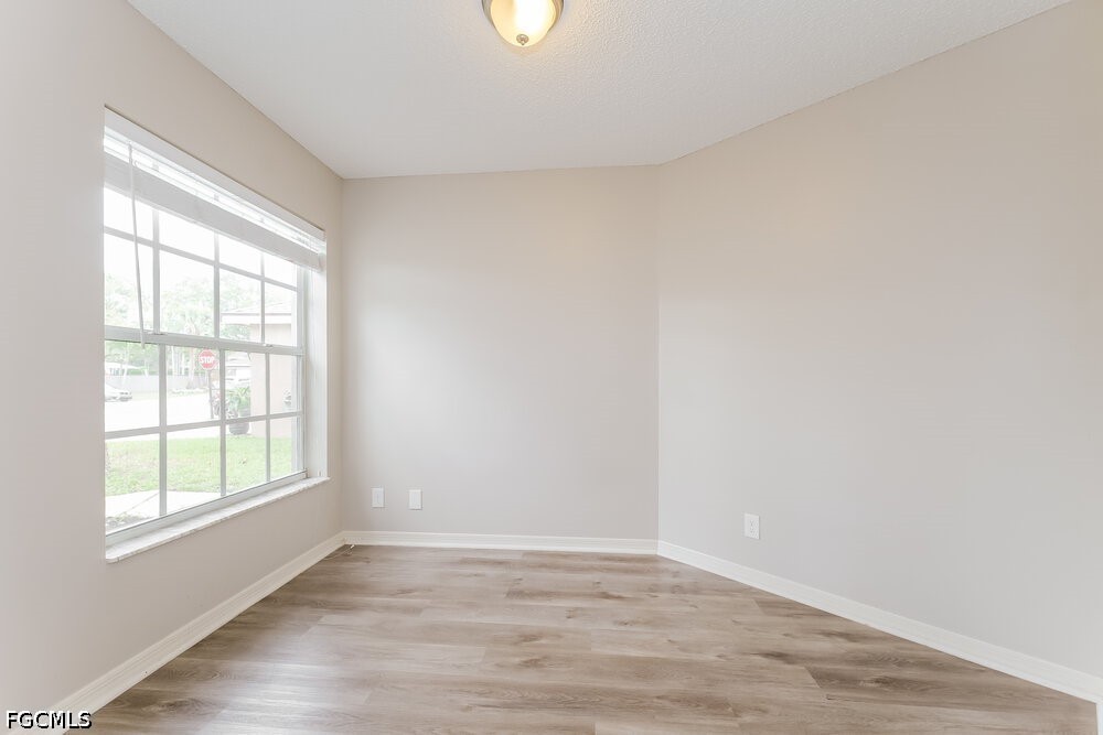 3 Bed SingleFamilyResidence for Sale in West Palm Beach, photo 11