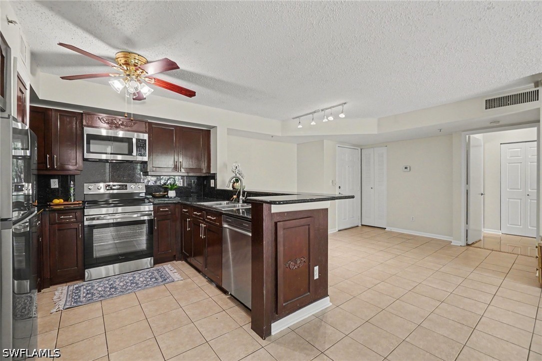 2 Bed Condominium for Sale in Naples, photo 11