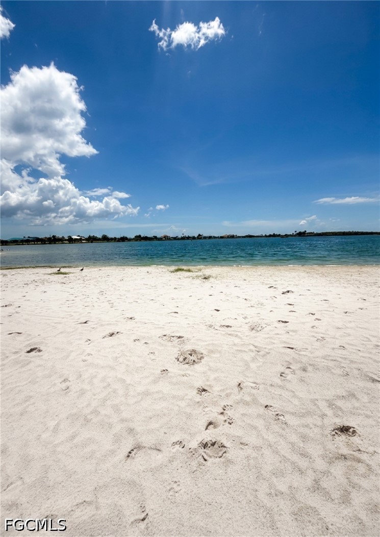 Residential for Sale in Cape Coral, photo 11