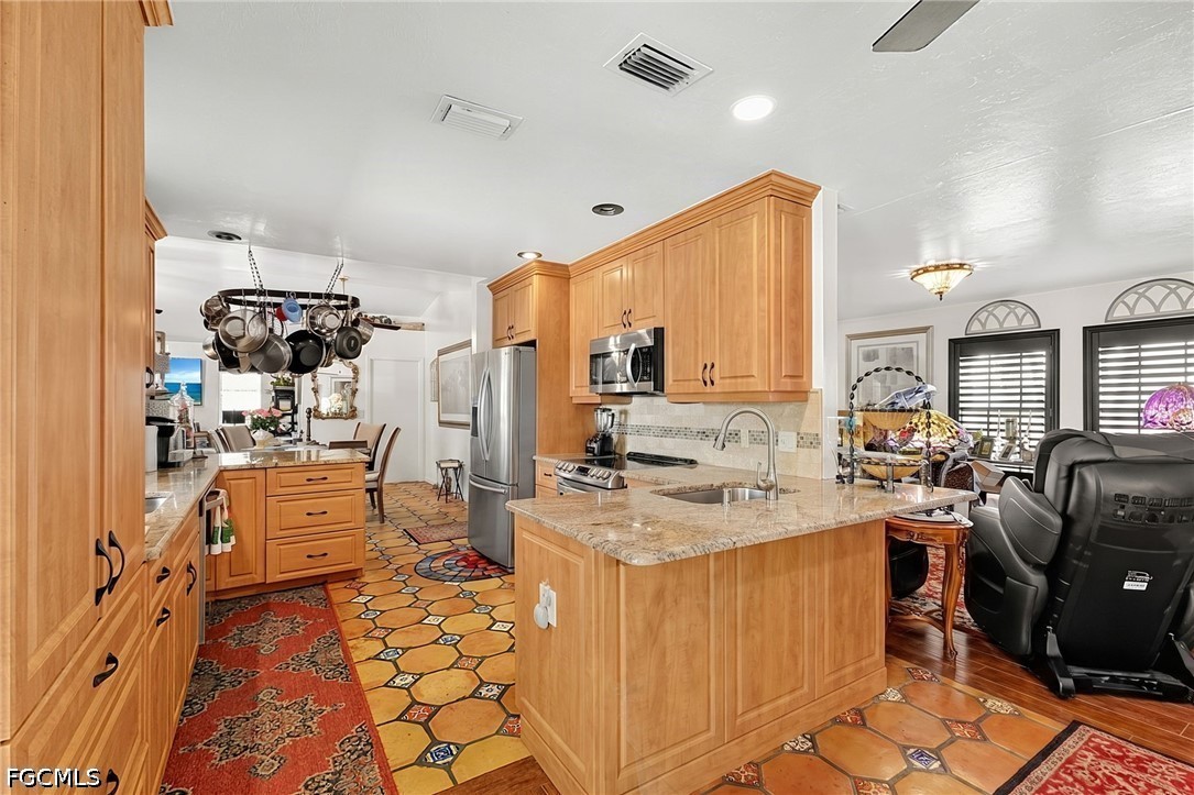 3 Bed Pool Home for Sale in Cape Coral, photo 11