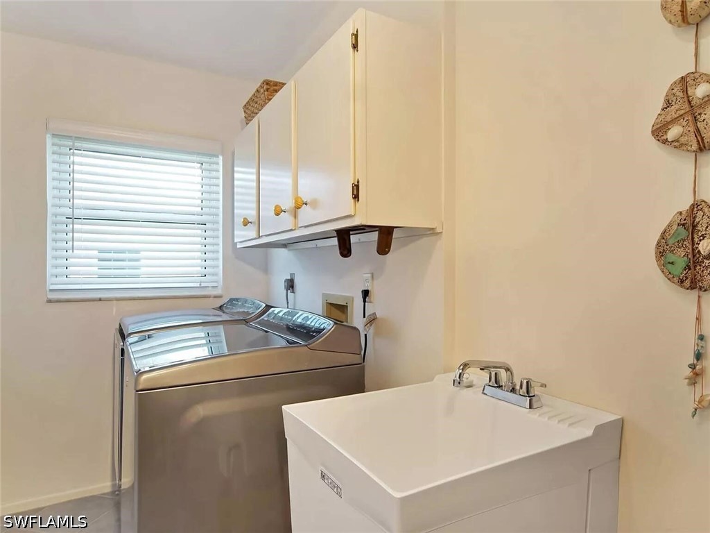 3 Bed Pool Home for Sale in Cape Coral, photo 11
