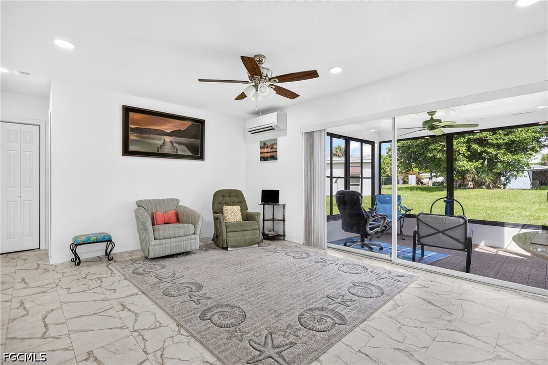 2 Bed SingleFamilyResidence for Sale in Port Charlotte, photo 11
