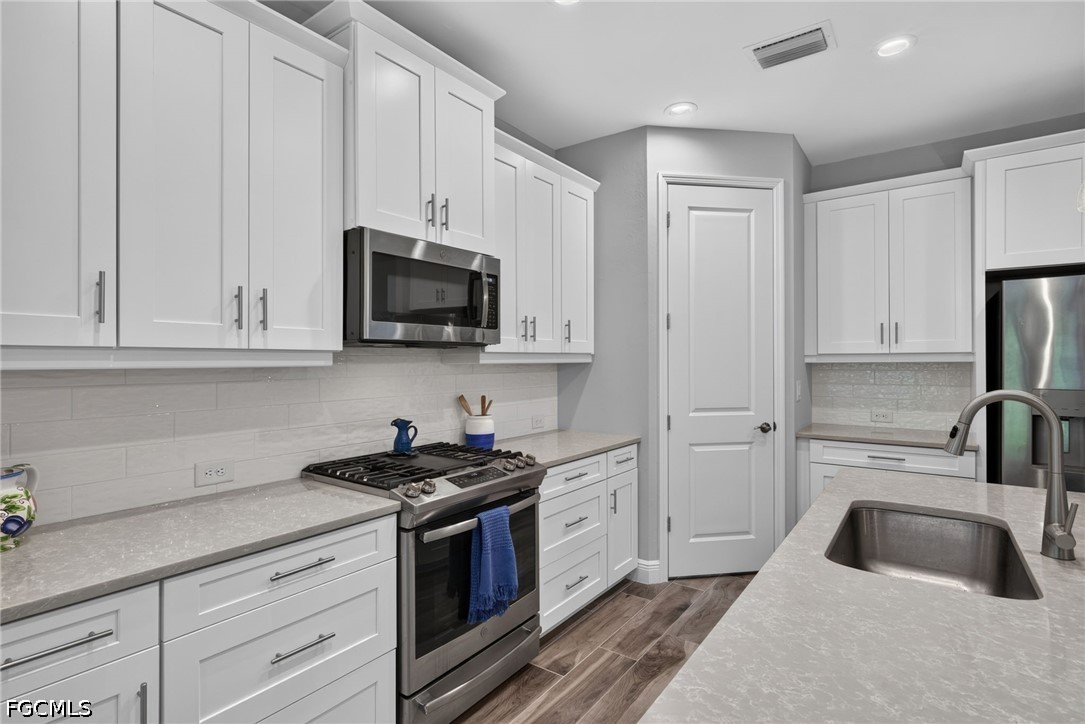 2 Bed Attached for Sale in Naples, photo 11