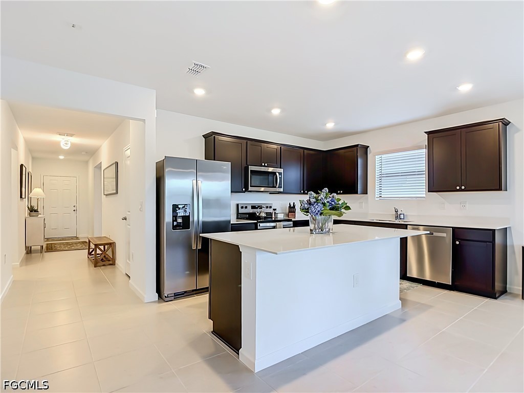 4 Bed SingleFamilyResidence for Sale in Caloosa Cove, photo 11