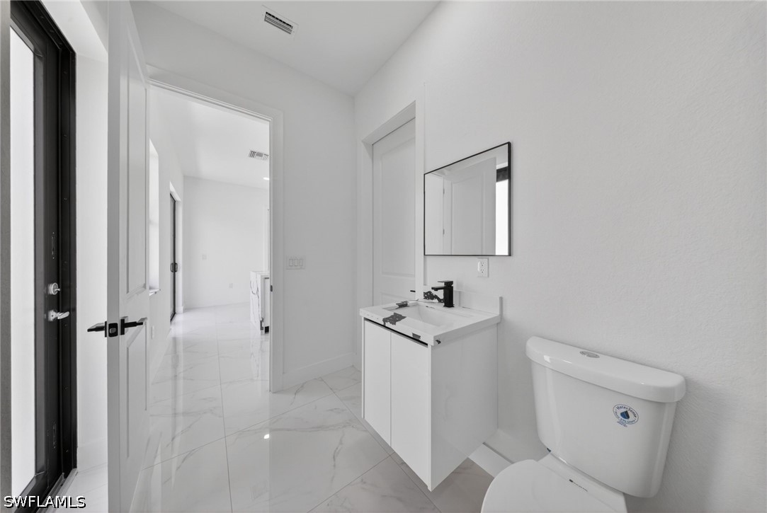 3 Bed SingleFamilyResidence for Sale in Lehigh Acres, photo 11