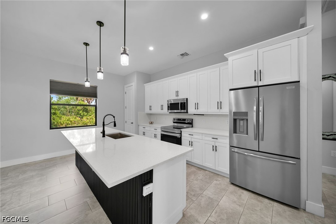 3 Bed SingleFamilyResidence for Sale in Lehigh Acres, photo 11