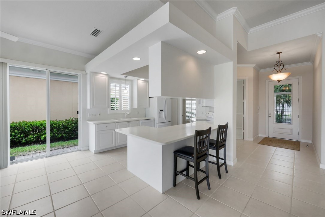 3 Bed Pool Home for Sale in Island Walk, photo 11