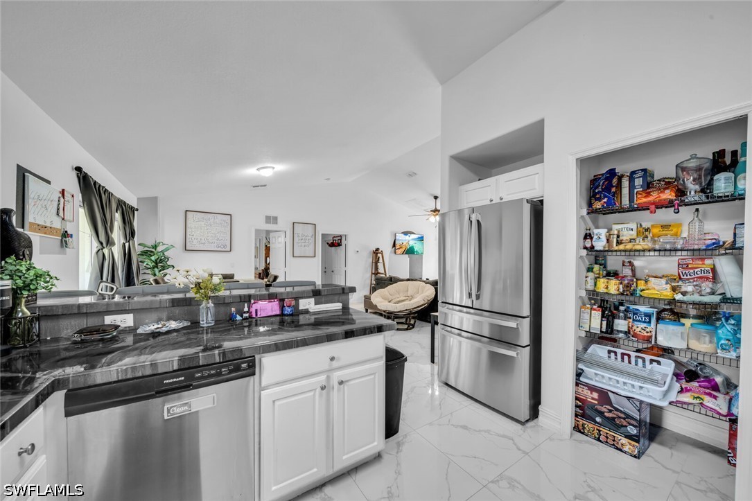 4 Bed SingleFamilyResidence for Sale in Naples, photo 11