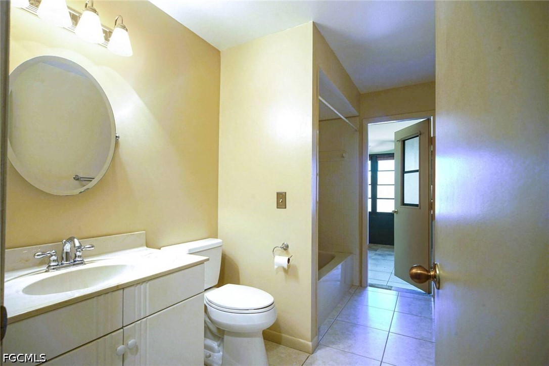 3 Bed SingleFamilyResidence for Sale in Cape Coral, photo 11