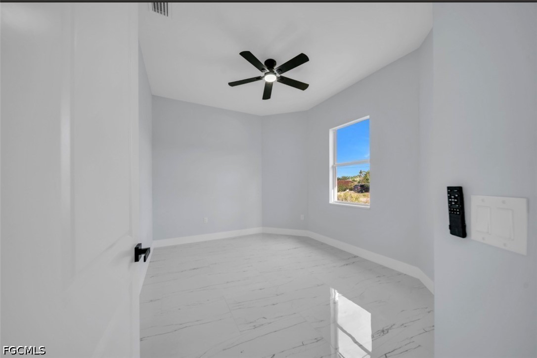 4 Bed SingleFamilyResidence for Sale in Lehigh Acres, photo 11