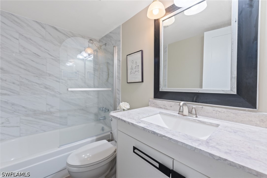 2 Bed Pool Home for Sale in Town Manor, photo 11