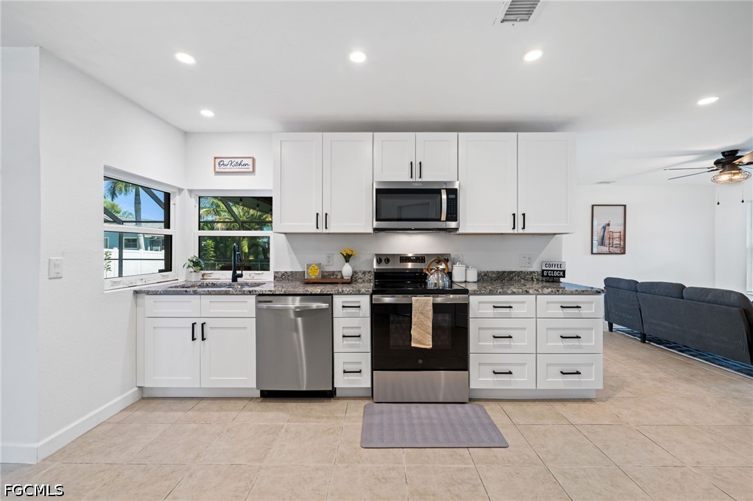 3 Bed Pool Home for Sale in Fort Myers, photo 11
