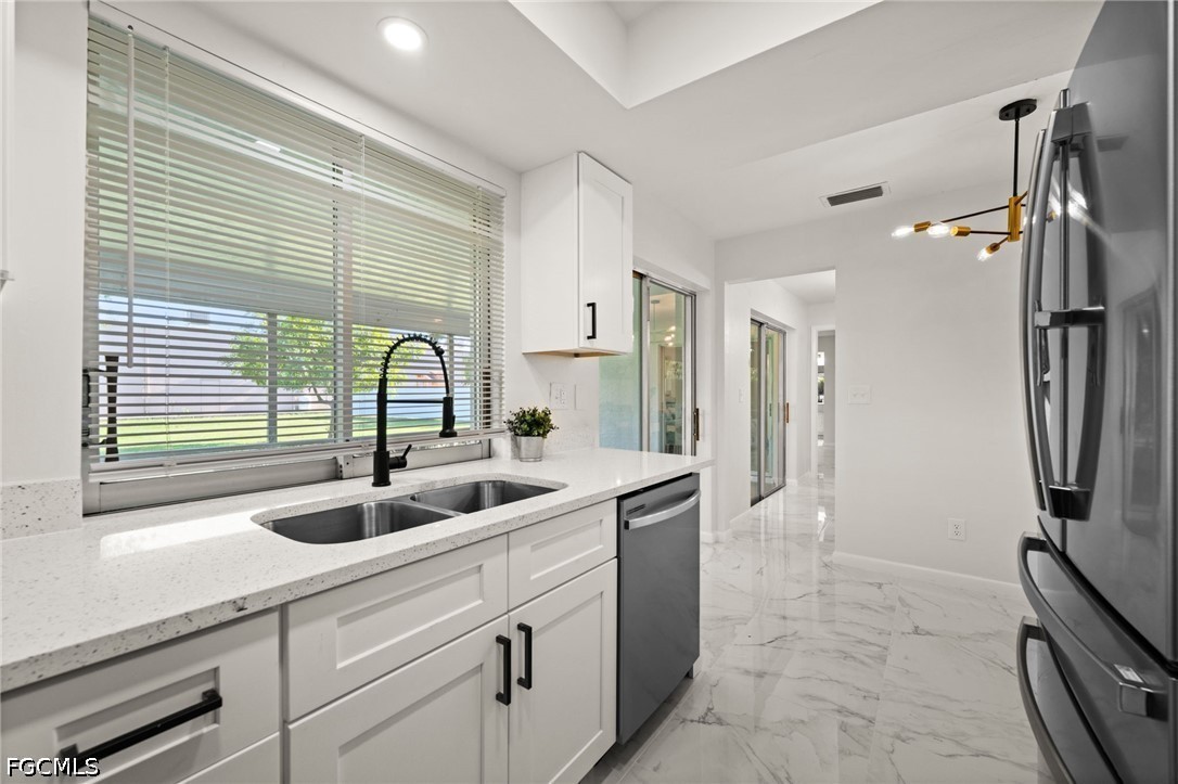 3 Bed SingleFamilyResidence for Sale in Cape Coral, photo 11